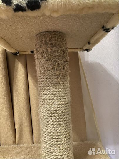 Кошачий домик с когтеточкой