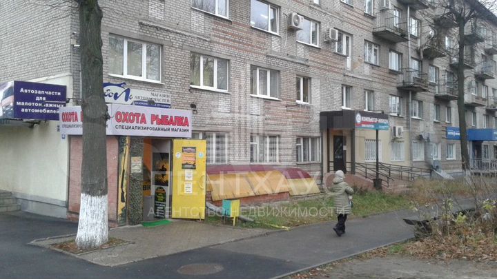 Магазин в нежилом здании