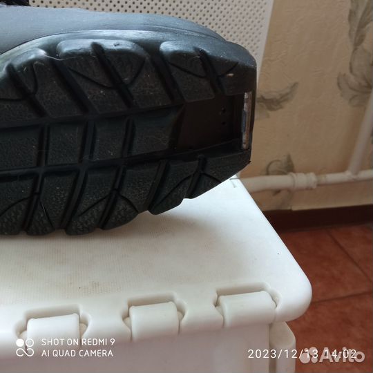 Продам лыжные ботинки