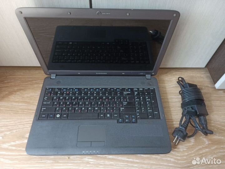 Ноутбук Samsung R528