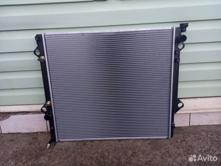 Радиатор Toyota land Cruiser Prado 120 / surf