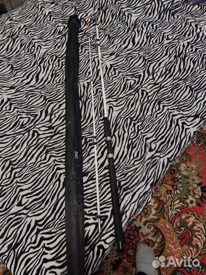 Спиннинг crocodile 2.4 м