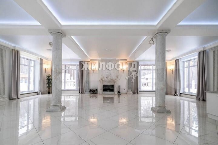 Коттедж 855 м² на участке 15 сот.