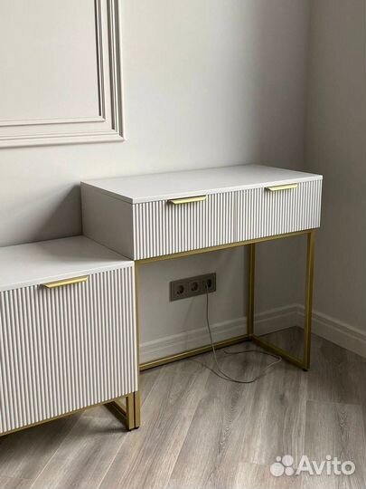 Тумба прикроватная