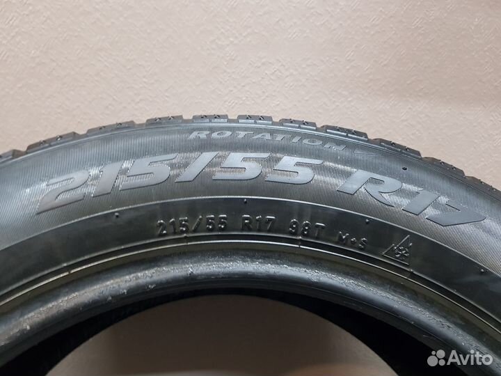 Pirelli Ice Zero 215/55 R17 98T