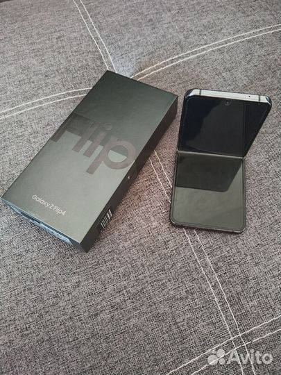 Samsung Galaxy Z Flip4, 8/256 ГБ