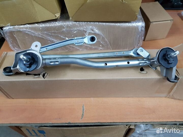 Трапеция стеклоочистителя Ниссан Ноте E11 288009U1