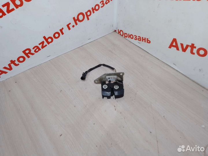 Замок крышки багажника Fiat Albea