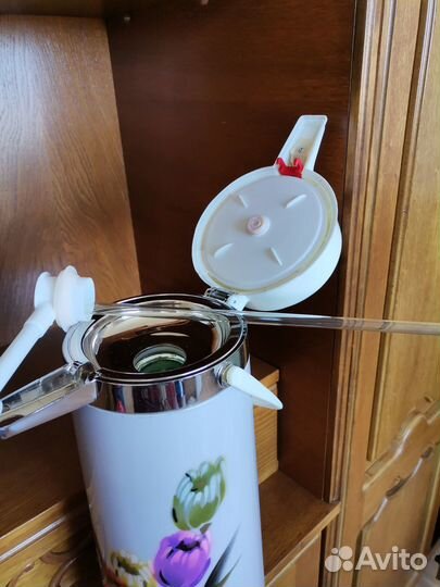 Термос 2л с помпой(новый)