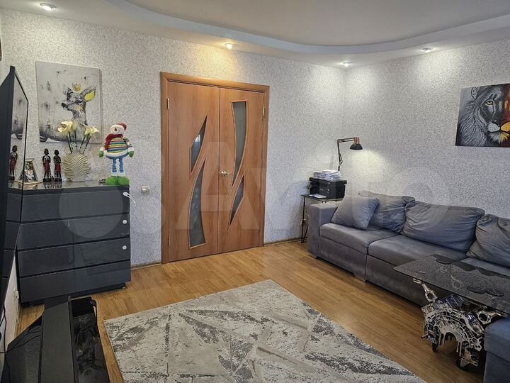 2-к. квартира, 56 м², 4/10 эт.