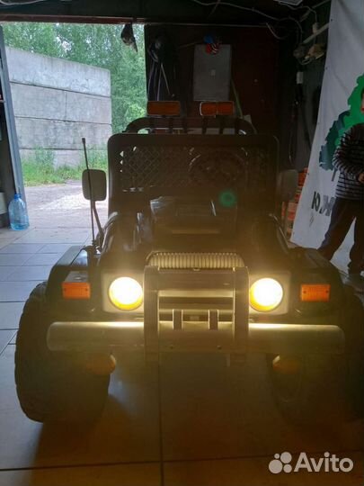 Детский электромобиль двухместный бу