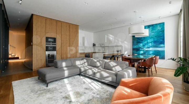 6-к. квартира, 200,8 м², 1/7 эт.