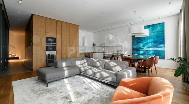 6-к. квартира, 200,8 м², 1/7 эт.