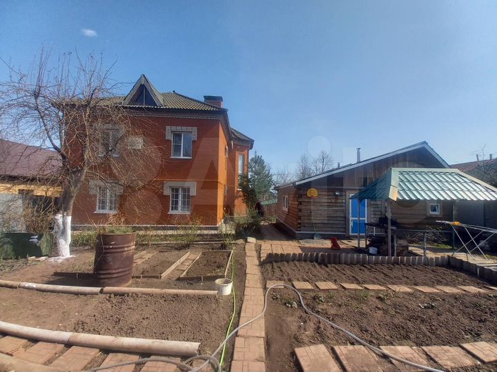 Коттедж 191,6 м² на участке 8 сот.