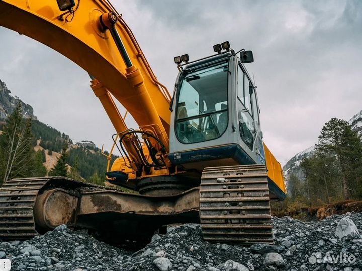 Стекло дверное правое нижнее Caterpillar