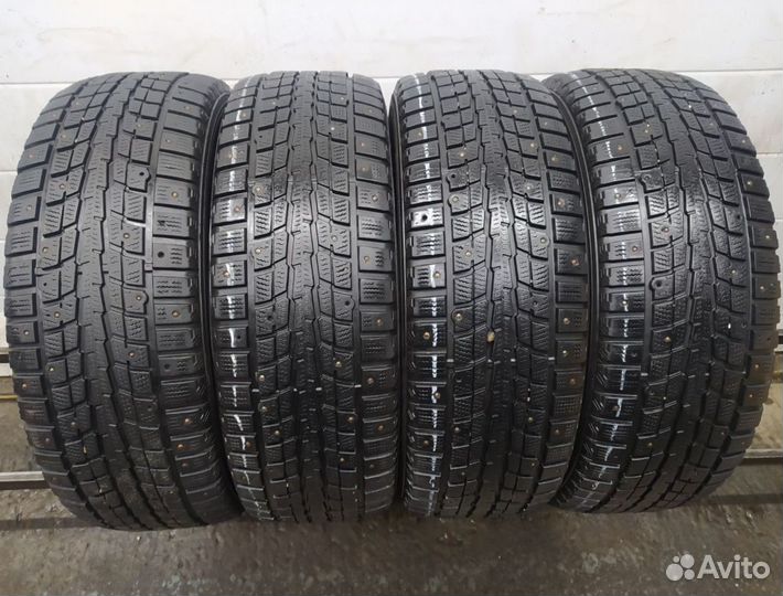 Dunlop SP Winter Ice 01 235/65 R17 99W