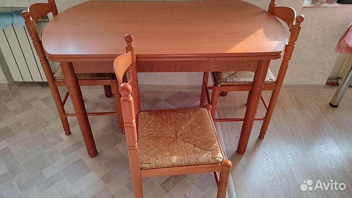 Кухонный стол со стульями бу