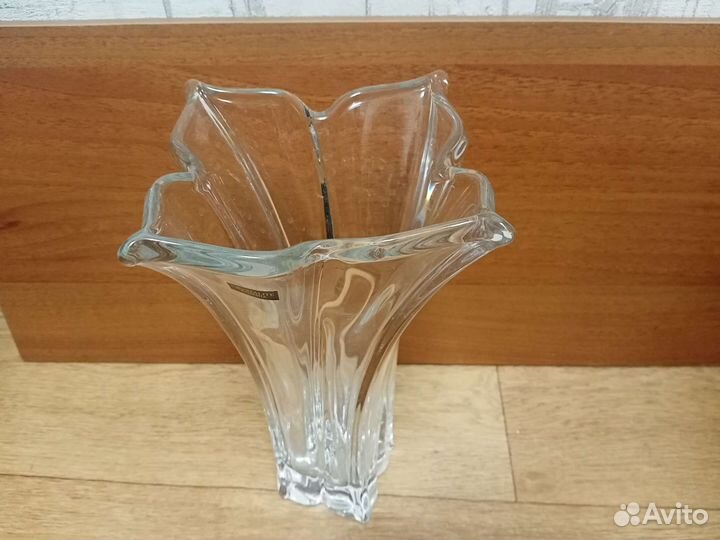 Хрустальная ваза