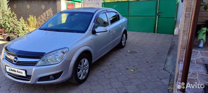 Opel Astra 1.6 МТ, 2011, 163 000 км