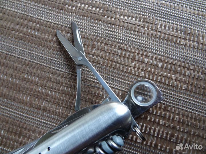 Нож многофункциональный. Мультитул