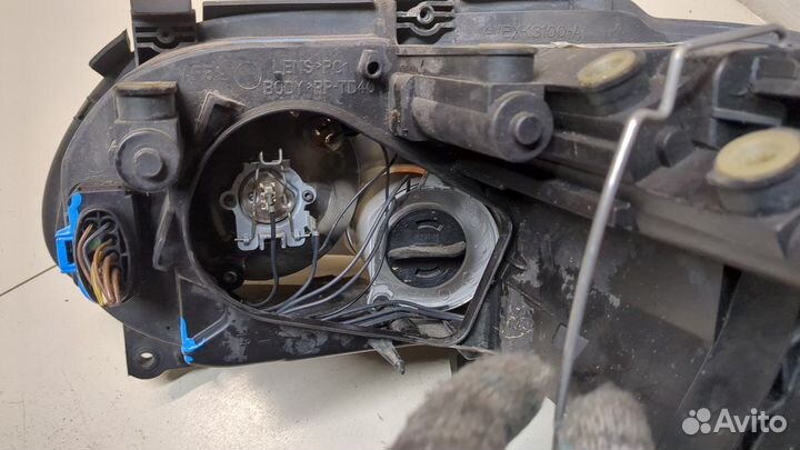 Фара (передняя) правая Volkswagen Caddy, 2008