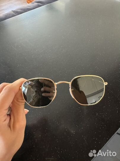 Солнцезащитные очки Ray ban