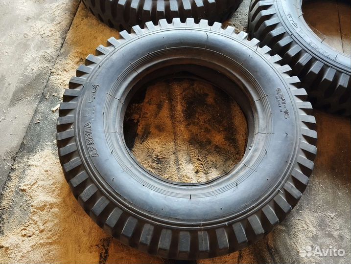 AMP Terrain Gripper A/T 7.5/20 R16 30L