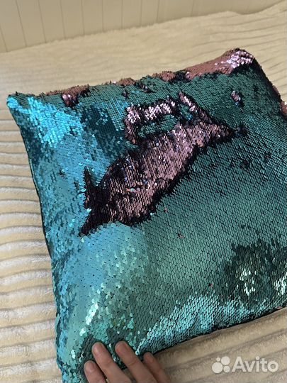 Подушка декоративная с паетками