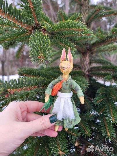 Ватная ёлочная игрушка заяц