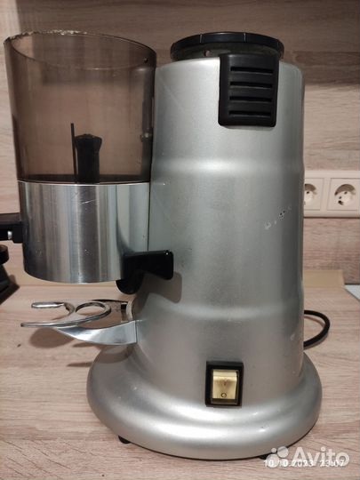 Кофемолка электрическая жерновая Macap MC 6