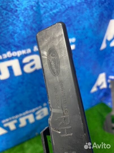 Кронштейн крыла передний Ford Focus 2 hwda 2005