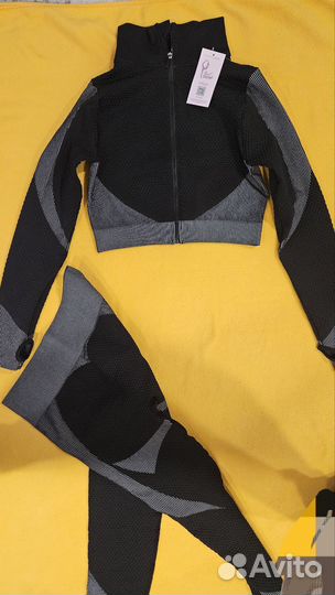 Спортивный костюм женский