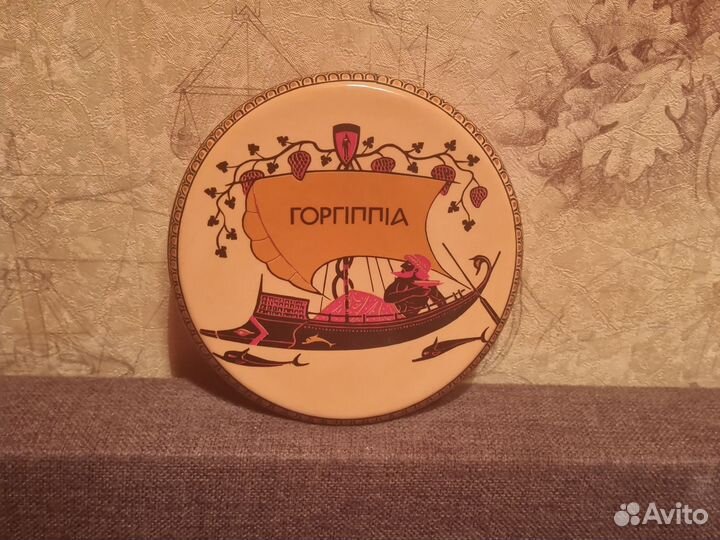 Сувенирные тарелки из разных стран