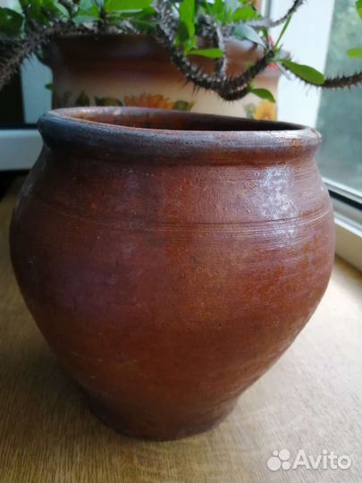 Старинный глиняный горшок винтаж