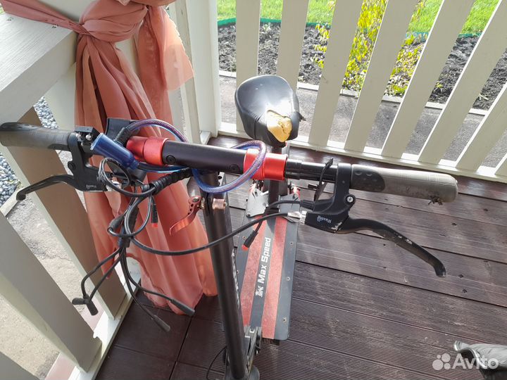 Электросамокат с сиденьем kudo Max Speed