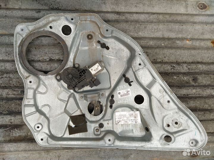 Стеклоподъемник задний левый Volkswagen Polо