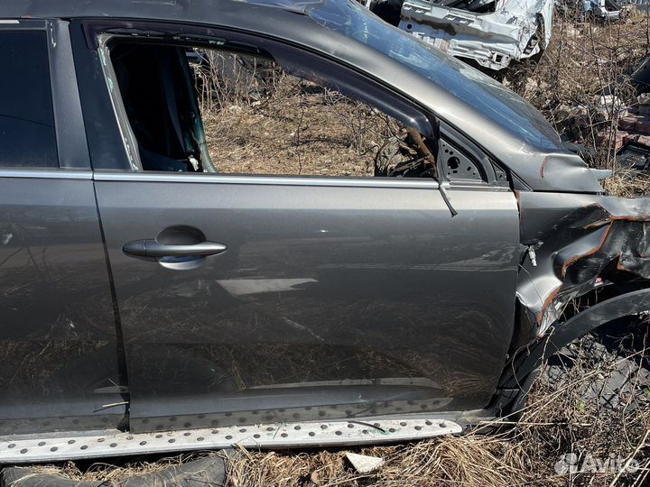 Передняя правая дверь Kia Sportage 3