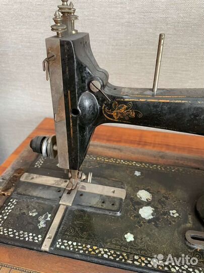 Швейная машина hide&neu