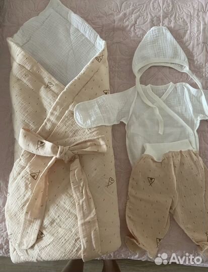 Комплект на выписку из муслина