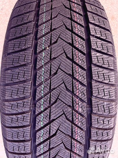 Roadmarch Winter XPro 999 275/50 R21 83U