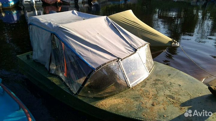 Лодка с мотором