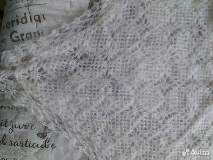 Пуховый платок шаль