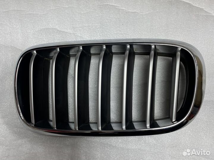 Декоративная решётка левая BMW F15