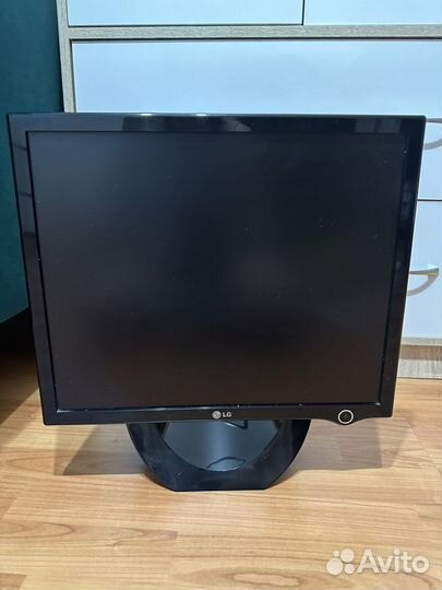 Монитор LG flatron L1900E-BF