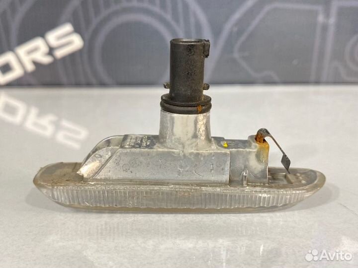 Повторитель в крыло Bmw 330I E46 M54B30 2000