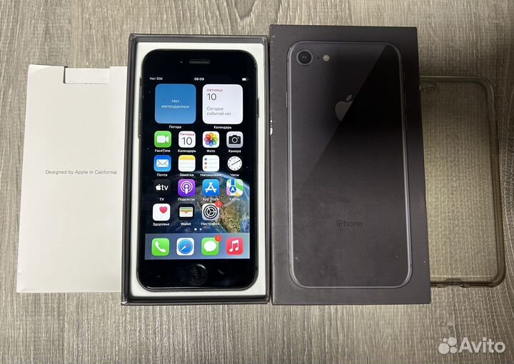 iPhone 8, 64 ГБ