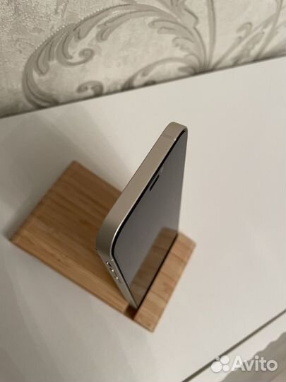 iPhone 12, 64 ГБ