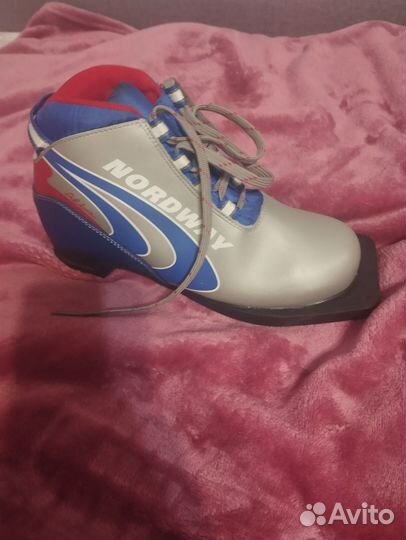 Лыжные ботинки