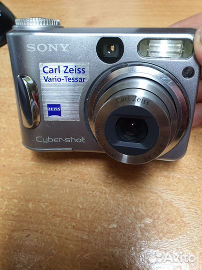 Цифровой фотоаппарат sony cyber shot