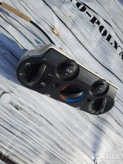 Блок управления отопителем Ford Fusion